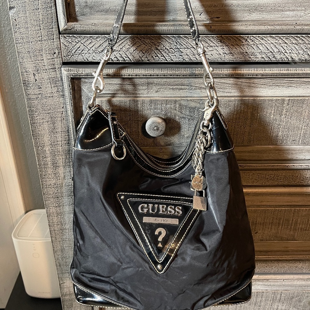 Guess shoulder bag , fun & fabulous patent leather & fabric